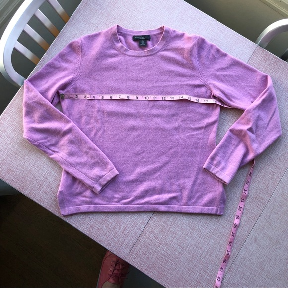 Banana Republic Cashmere Sweater - Picture 4 of 8